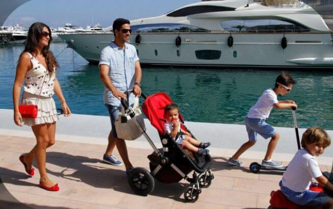 Daniel Arteta Bernal with his parents, Mikel Arteta and Lorena Bernal, and siblings. 